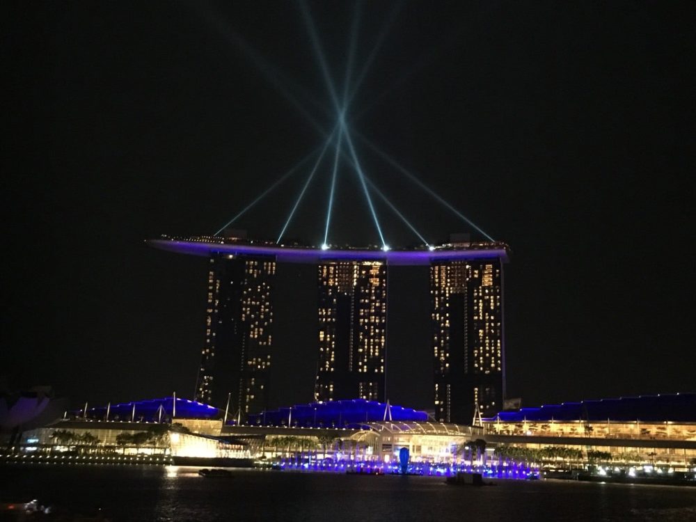 シンガポールの夜景スポット ガーデンズバイザベイ マリーナベイサンズ